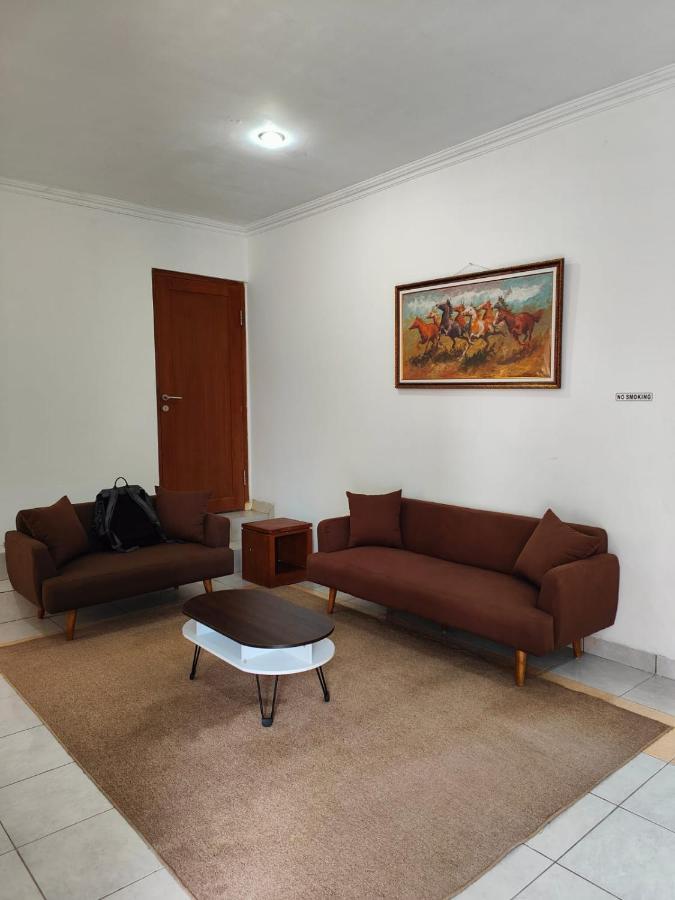 Adiputra Guesthouse 2 By Homiq Ngabean Esterno foto