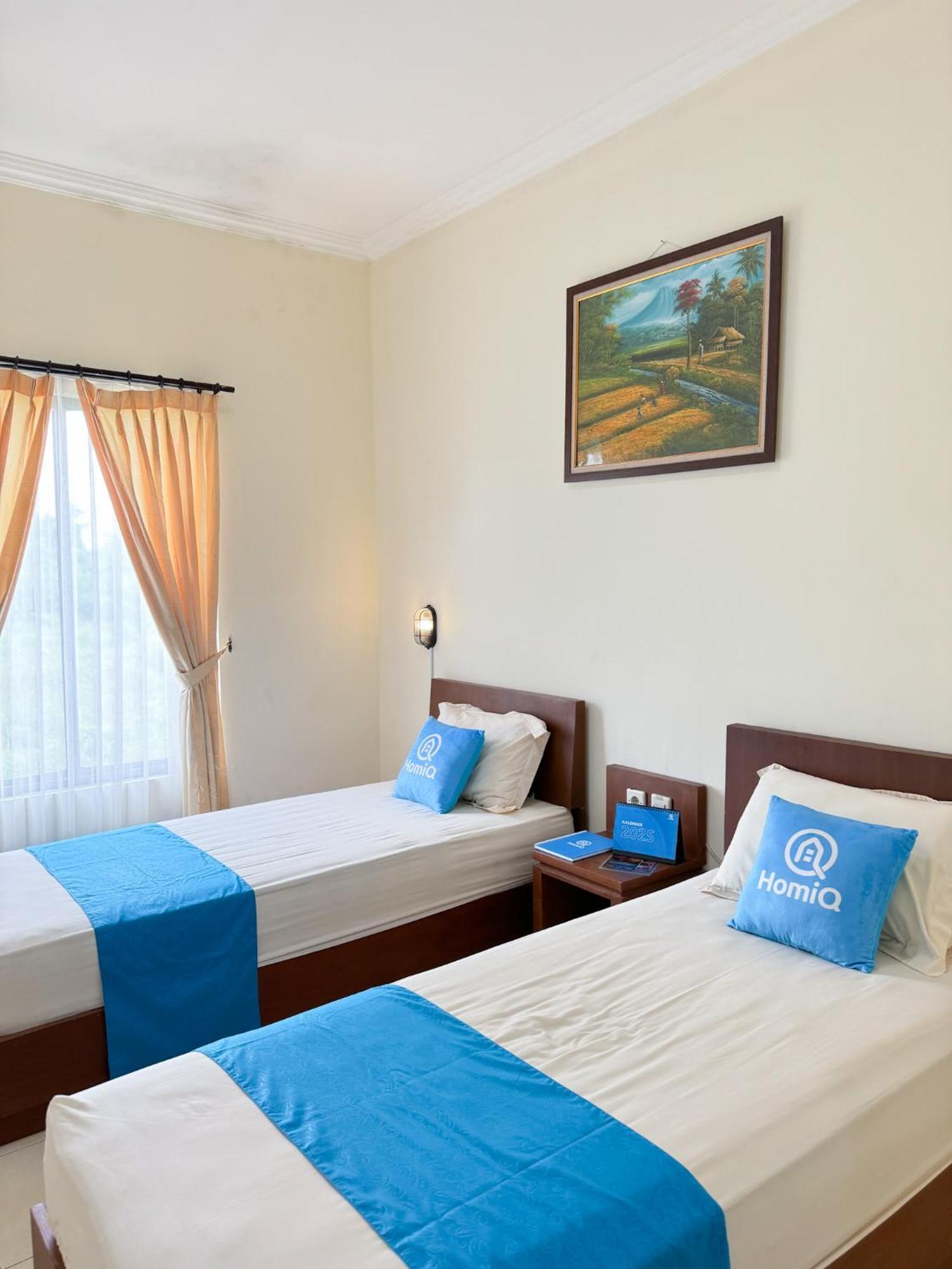 Adiputra Guesthouse 2 By Homiq Ngabean Esterno foto
